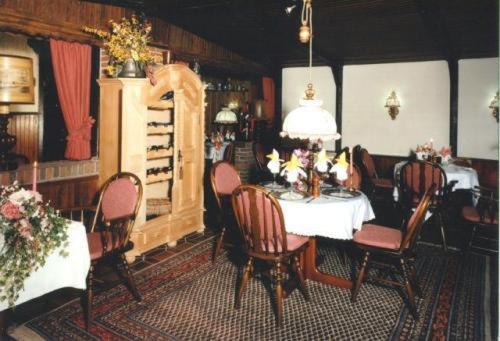 Hotel & Restaurant Bei Hoelzchen Hannover Exterior photo